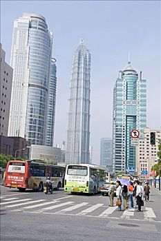 lo kep khung 3 ngay 247