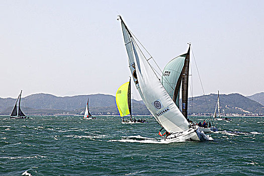 3 càng hôm nay
